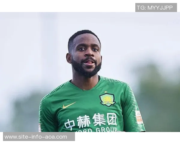 巴坎布门前绝佳机会中横梁球员自投自破成意外进球