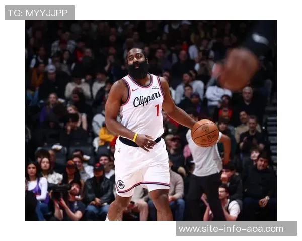 哈登首节表现回顾6投2中斩获9分1篮板4助攻1抢断展现全能风采